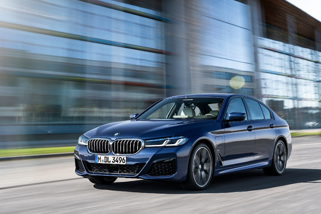 P90389007_highRes_the-new-bmw-530e-xdr (1).jpg