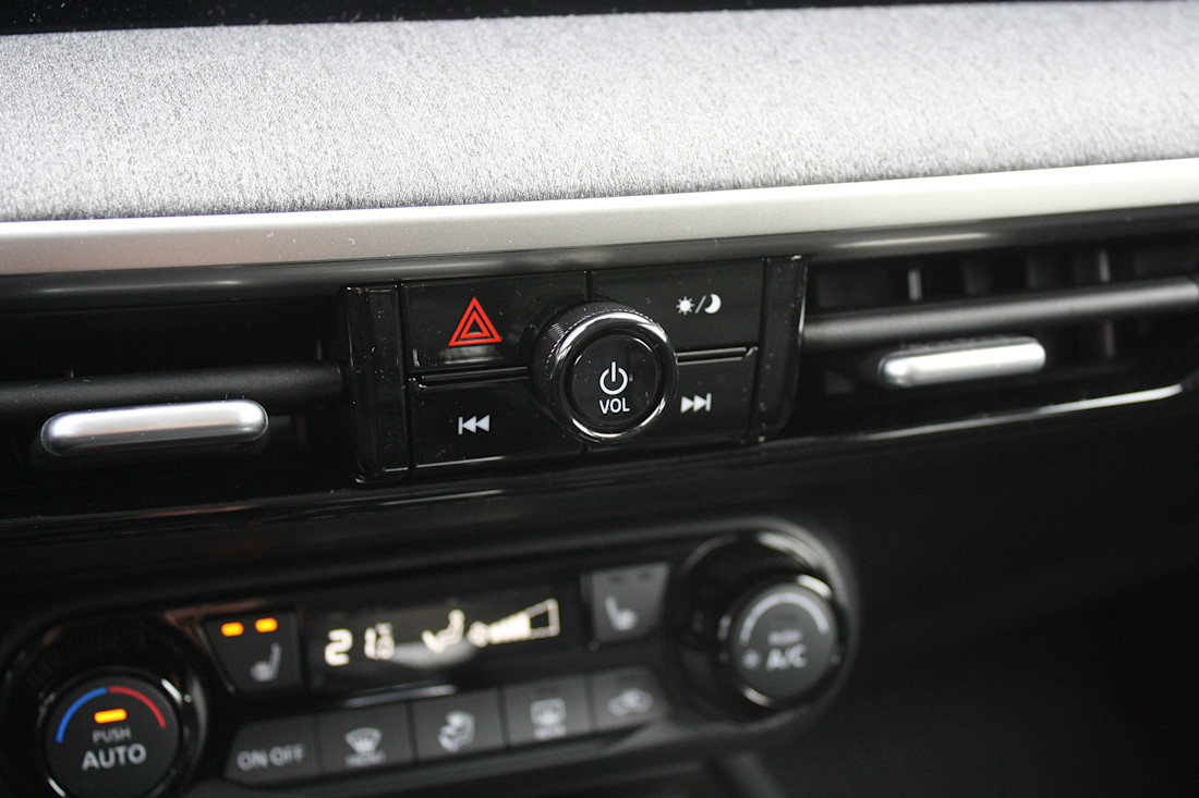 2026 Nissan Kicks - TD - DB - 260106 - 36.jpg