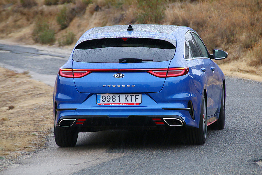 kia-proceed-gt (30).JPG