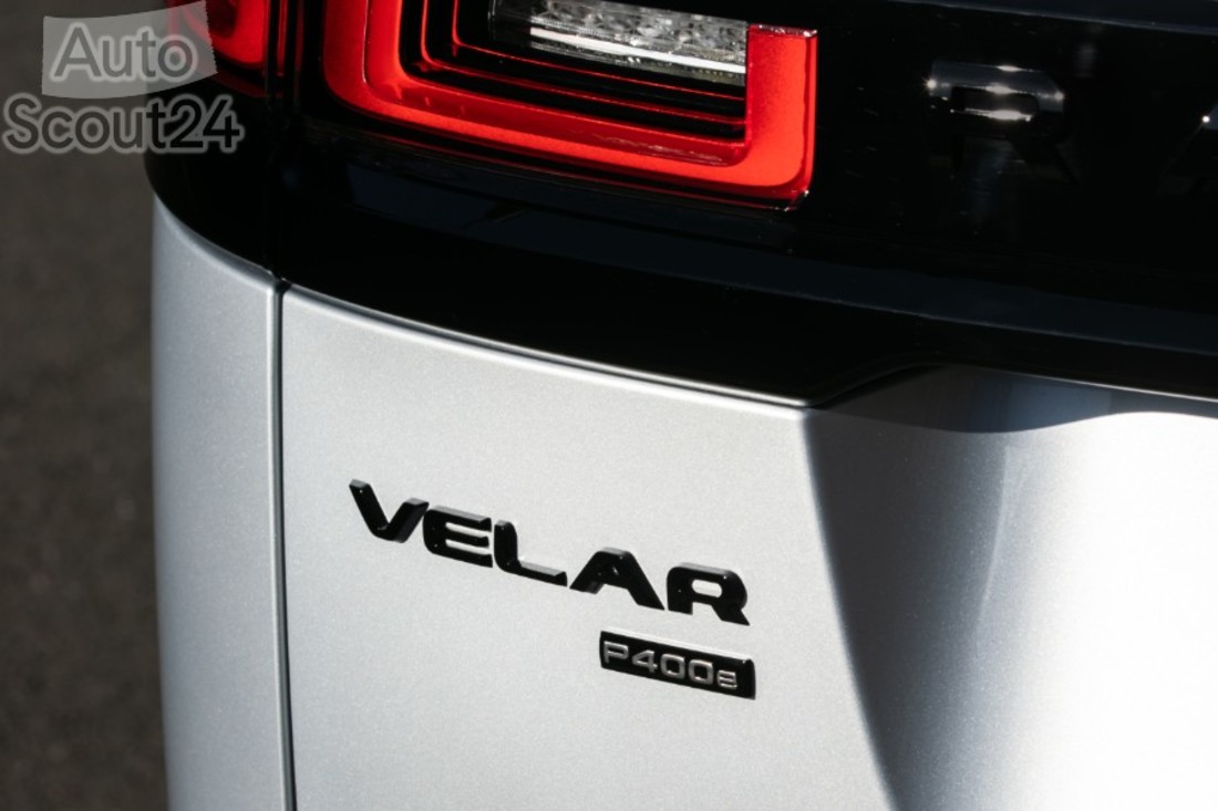 1.RR_Velar_21MY_Detail_Badge_230920 (2).jpg