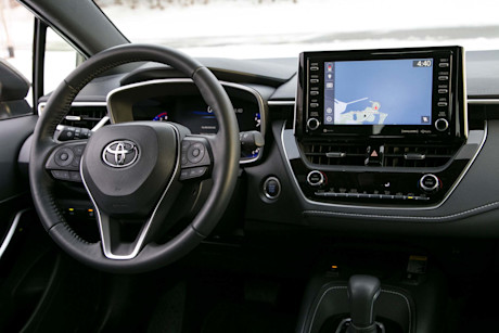 Editorial 2019 toyota corolla hatchback xse 13 jw