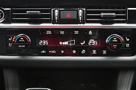 Editorial 2024 nissan pathfinder platinum td 240226 28 jm