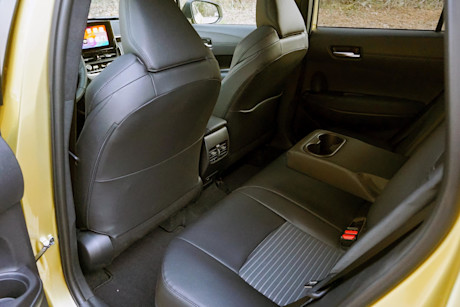 Editorial 2024 toyota corolla cross hybrid xse td 231220 12 di