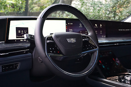 Editorial 2025 cadillac escalade iq fd di 20250313 18