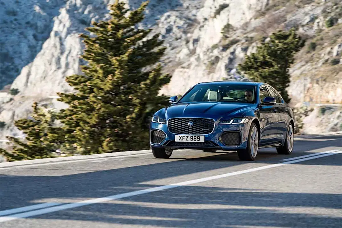 AS24 Jaguar XF rijdend dynamisch voor AS24 Jaguar XF rijdend dynamisch voor