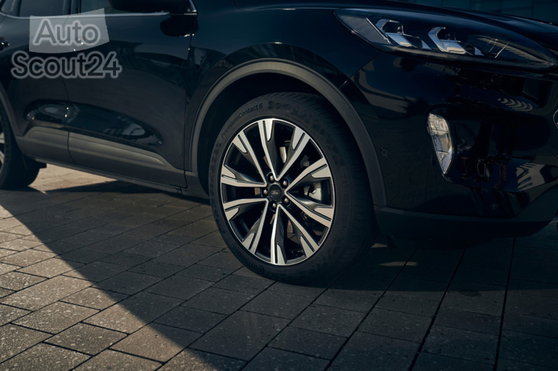 ford-kuga-hybrid (4).jpg