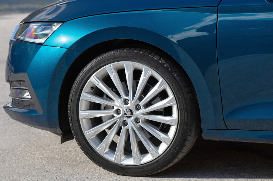 Skoda-Octavia-2020-1280-44.jpg