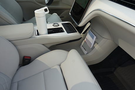 2025 Volvo EX90 Review + Video Body Image