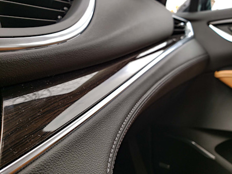 Editorial 2020 buick enclave essence 26 sw