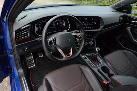 Volkswagen Jetta GLI 2022 : essai routier Body Image