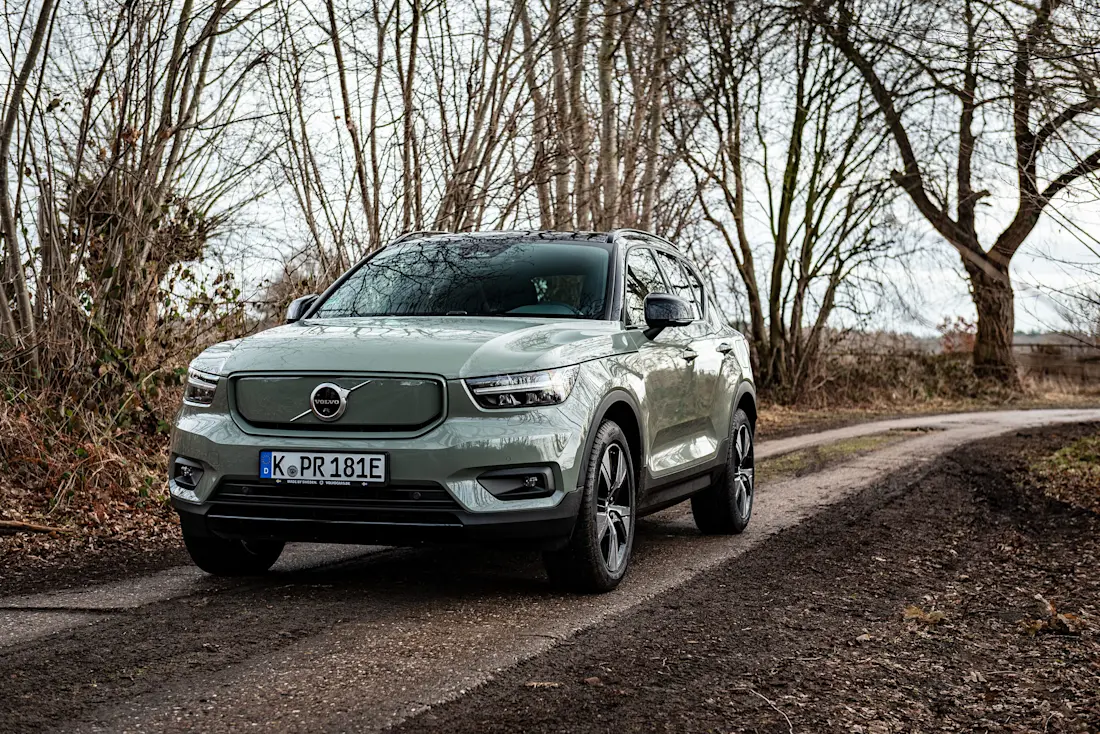Volvo-XC40-Recharge-Front-Side