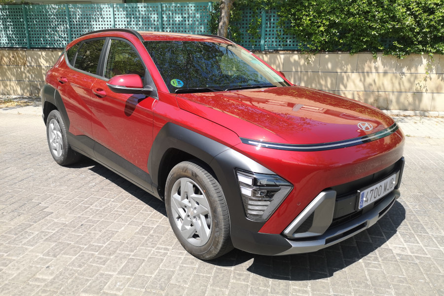 hyundai-kona-2023-1-0-mhev-tecno-review-autoscout24 (30).jpg