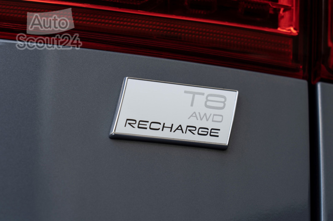 Volvo SUV recharge 08.jpg