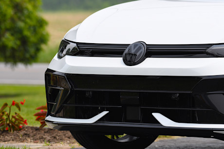 Toyota GR Corolla vs Volkswagen Golf R : match comparatif Image