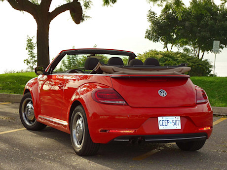 Editorial 2018 volkswagen convertible coast edition 08 jb