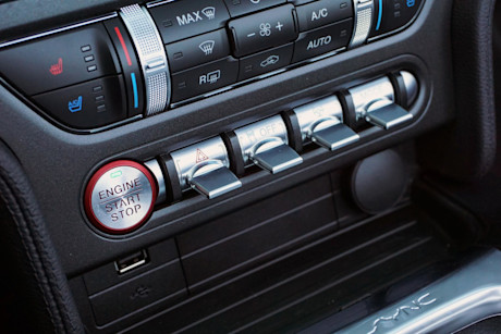 Editorial 2022 ford mustang ecoboost convertible 24 di