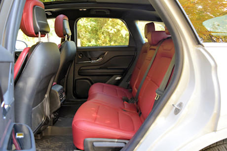 Editorial 2024 lincoln corsair grand touring awd td 240126 18 sha