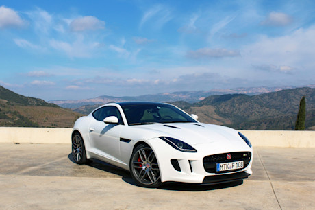 Editorial 2015 jaguar f type coupe 19