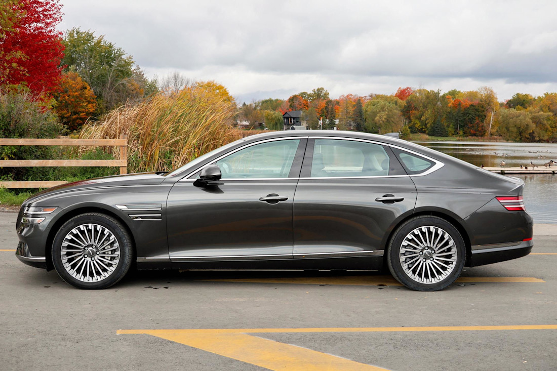 Editorial 2023 genesis electrified g80 prestige 07 jm
