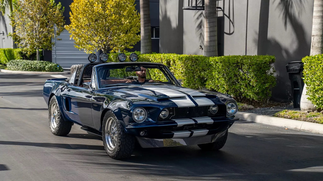 Ford-mustang-1968-off-road-restomod (9).jpg