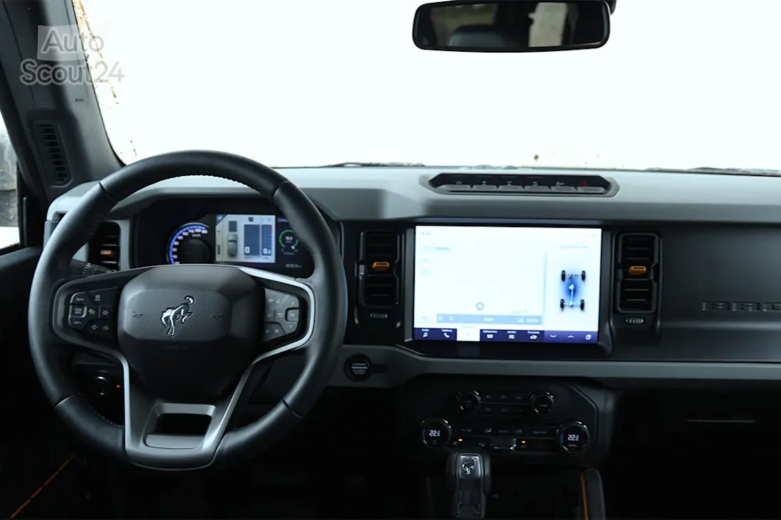 Ford-Bronco-2024-interior