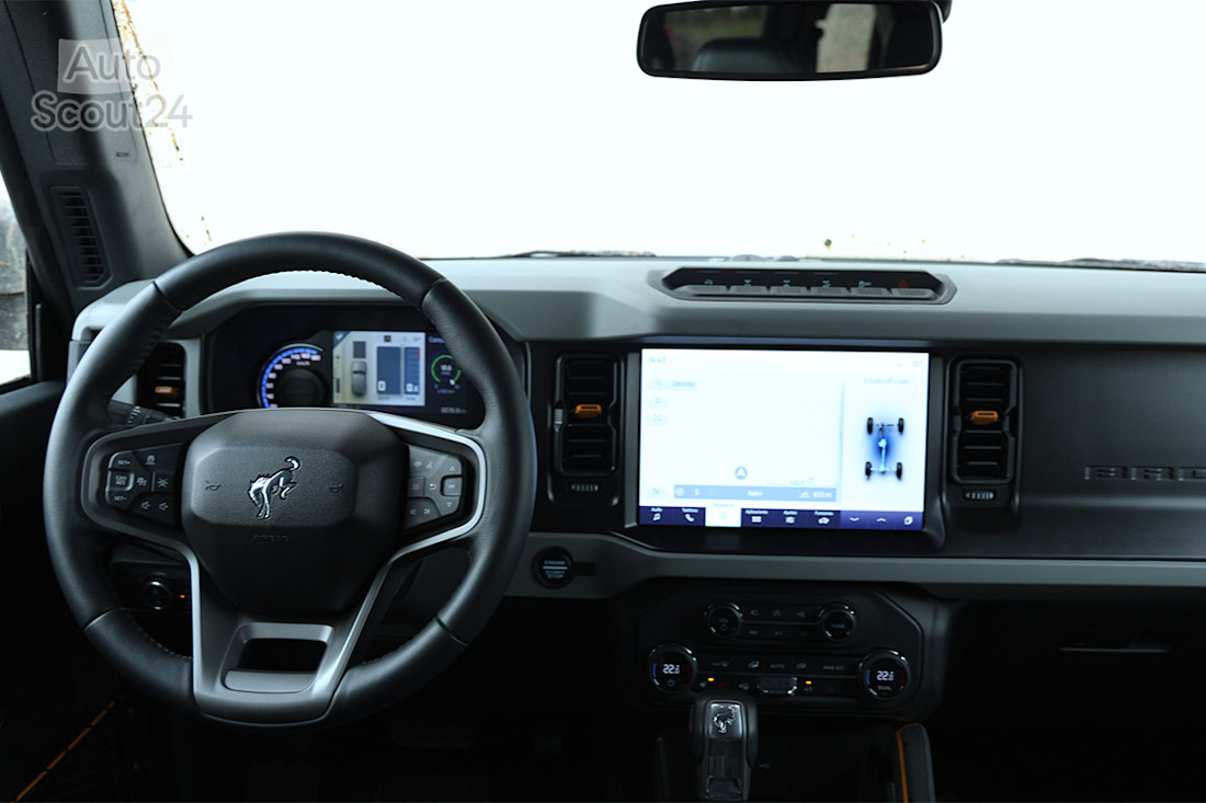 Ford-Bronco-2024-interior.jpg