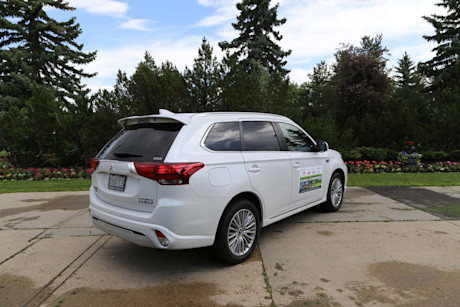 Editorial 2019 mitsubishi outlander phev gt 4wd 05 ts