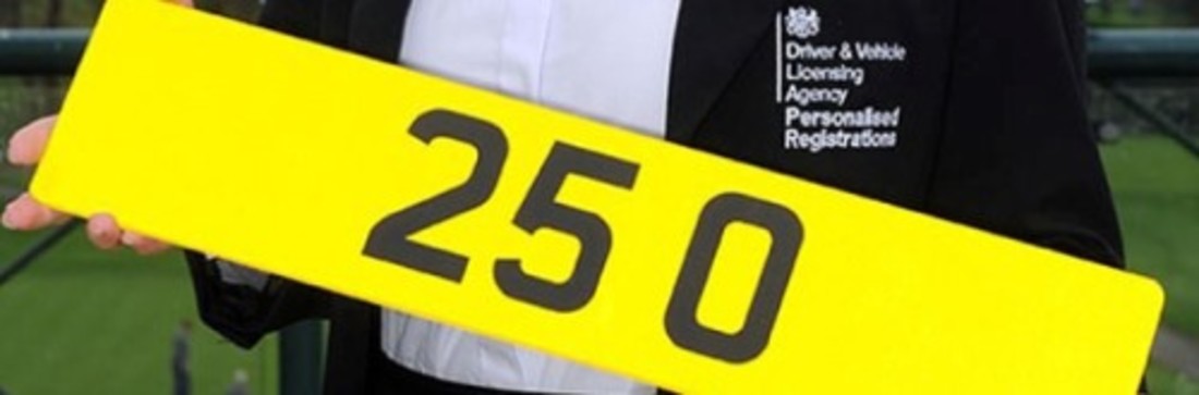 Rapport: Immatriculations personnalisées – 600 plaques pour une plaque