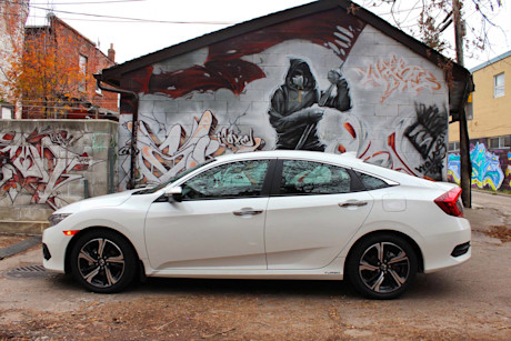 Editorial 2016 honda civic touring pb 03