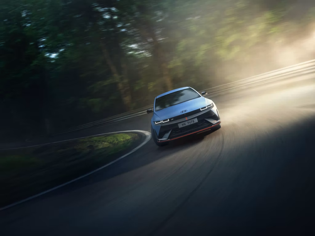 hyundai-ioniq-5-n-debut-goodwood-2023-road-exterior-front-01-1.avif