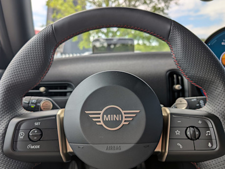 Editorial 2025 mini cooper jcw 3door fd sbe 250410 16