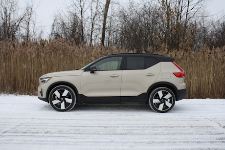 Volvo EX30 2025 vs Volvo EX40 2025 – Quel est le meilleur choix pour vous? Image