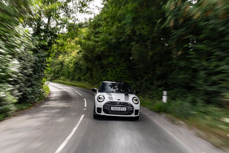 P90617426 lowRes the-mini-cooper-s-5-