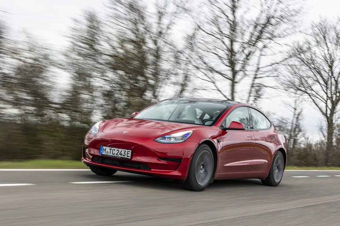 tesla-model-3-v3-supercharger-2023-2